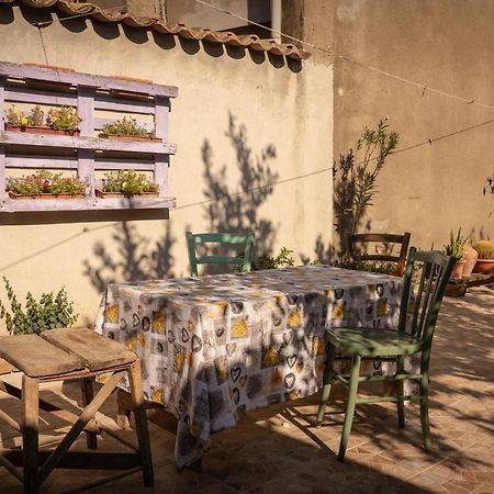 Musei Sa Domu De Ladiri - Matrimoniale Con Giardino B&B 외부 사진
